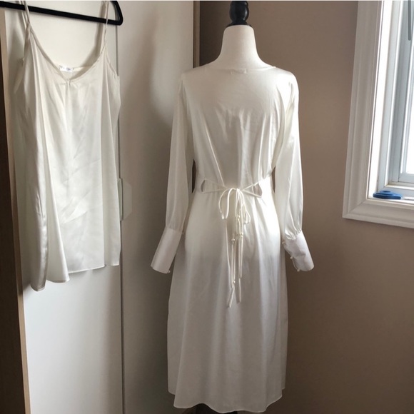 Beautiful Ocean London satin dress - Picture 3 of 3